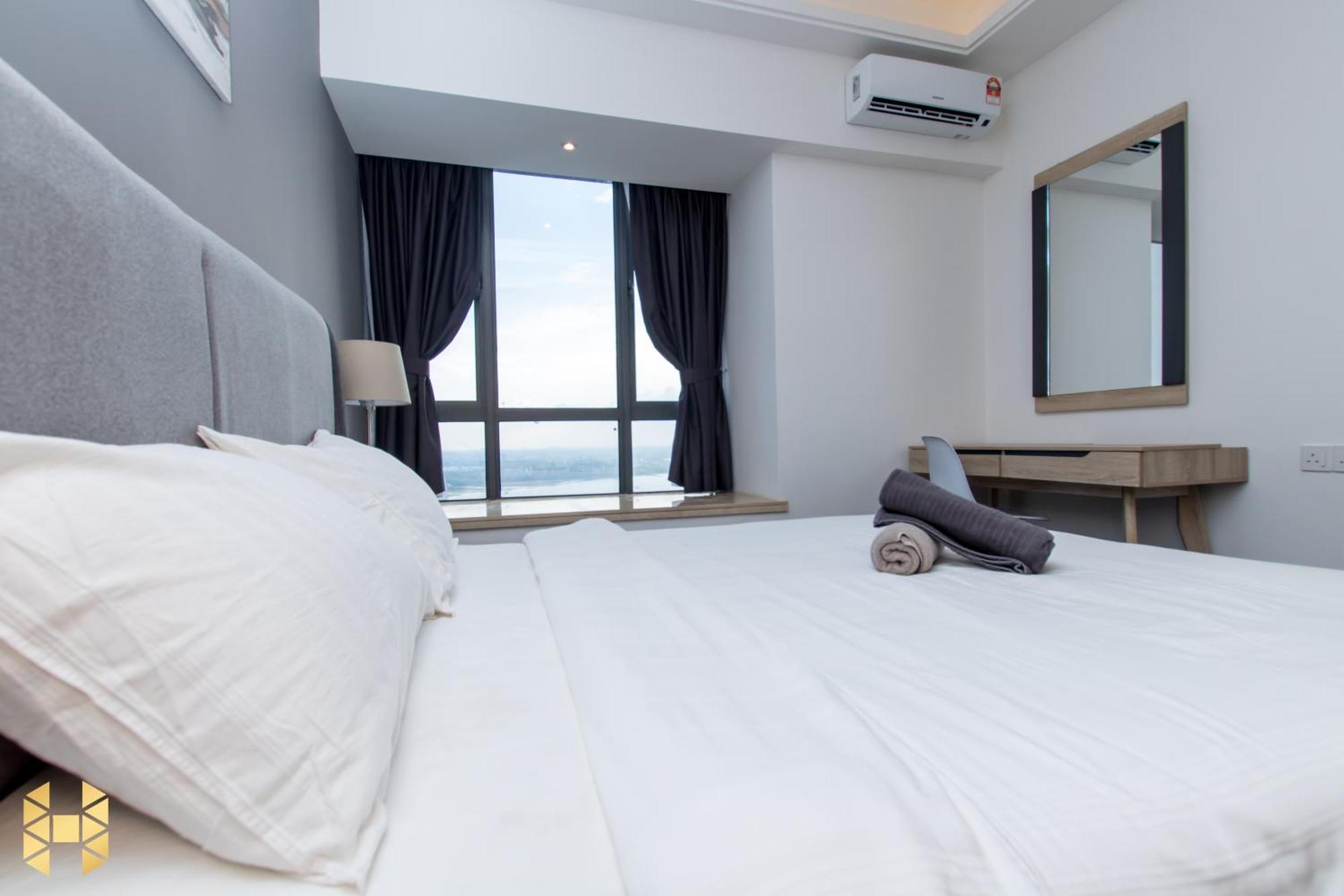 R&F Princess Cove Ciq Premium Sea & City View Suites By Neo Джохор-Бару Номер фото